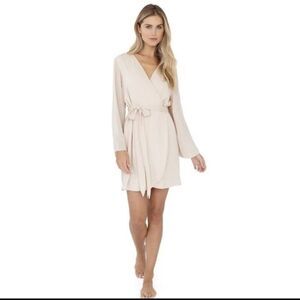 Plum Pretty Sugar Rayon Robe Size M/L